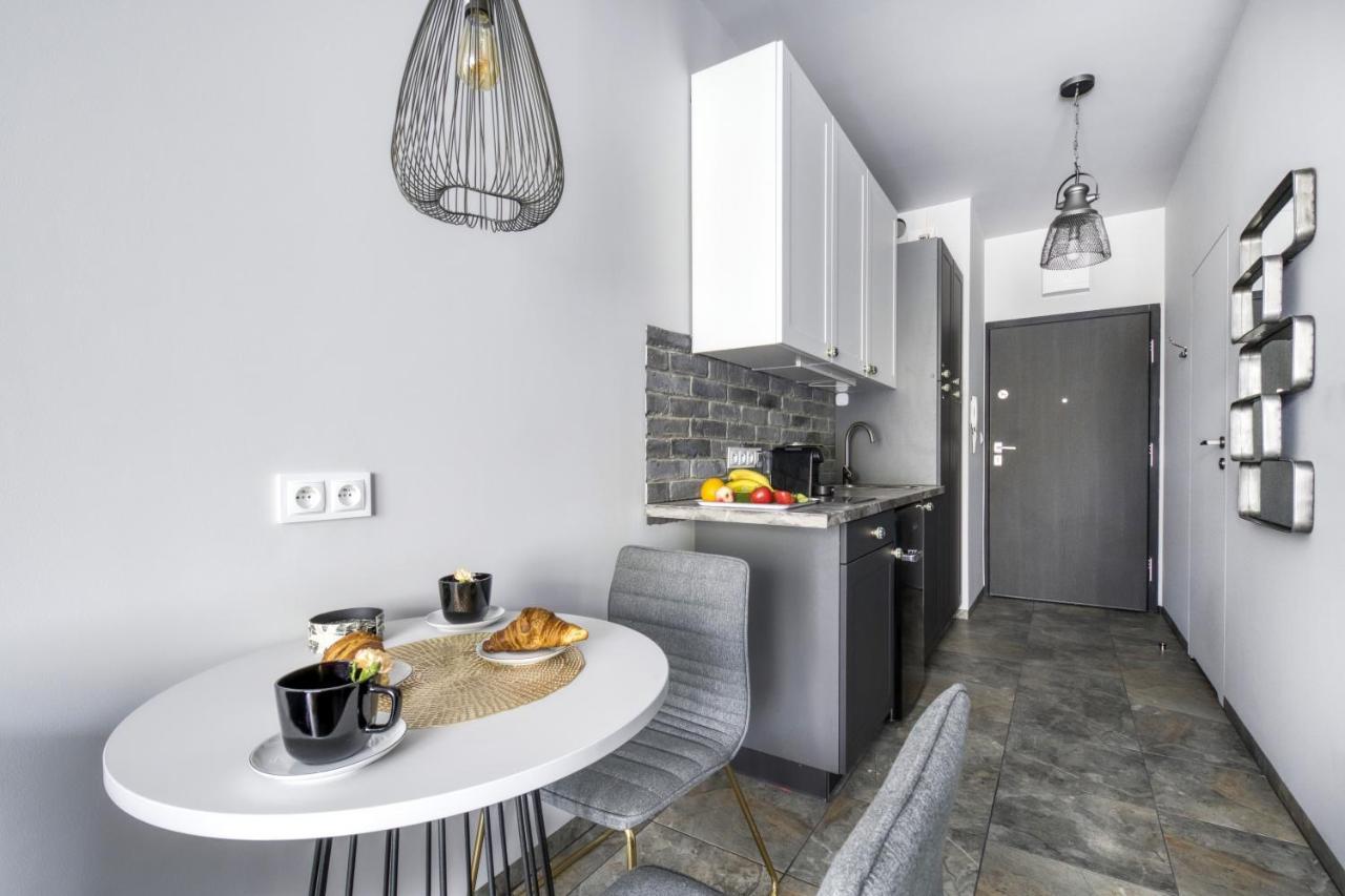 Stylowe Studio Krzemieniecka, Metro Slodowiec, Free Parking By Cosmo Spirit Варшава Екстериор снимка