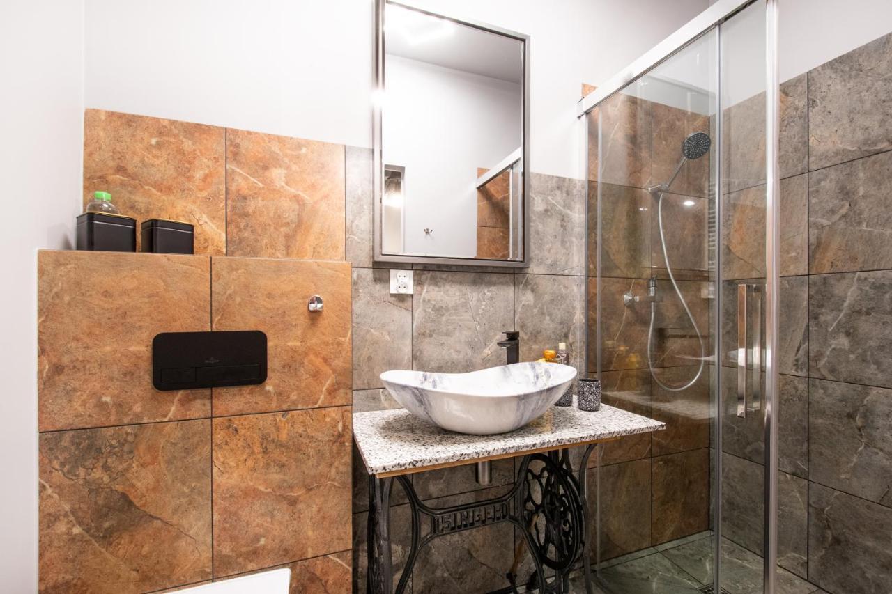 Stylowe Studio Krzemieniecka, Metro Slodowiec, Free Parking By Cosmo Spirit Варшава Екстериор снимка