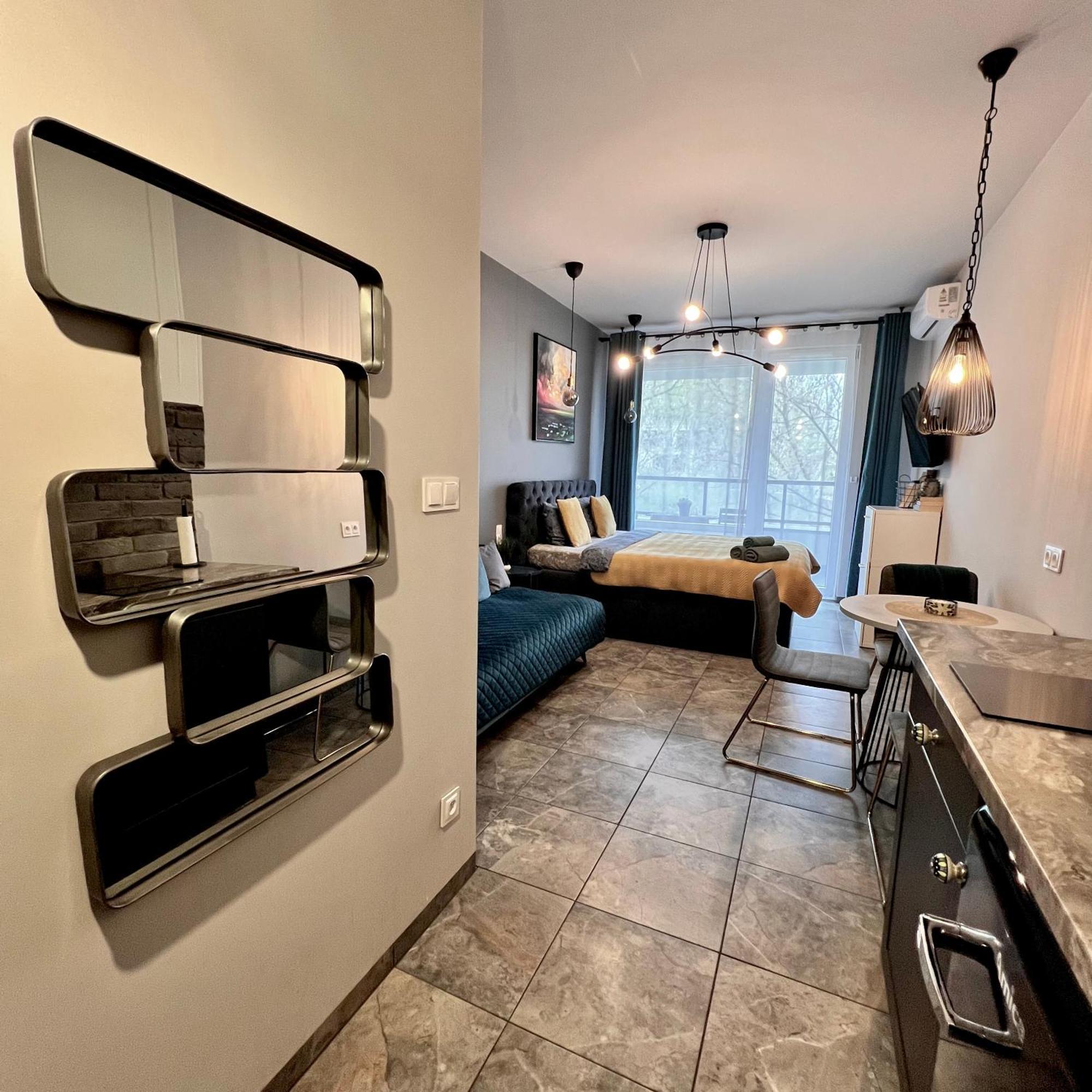 Stylowe Studio Krzemieniecka, Metro Slodowiec, Free Parking By Cosmo Spirit Варшава Екстериор снимка